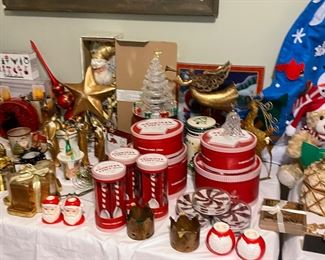 William Sonoma Christmas Dishes