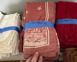 William Sonoma Twas Night Before Christmas napkins and Tablecloth