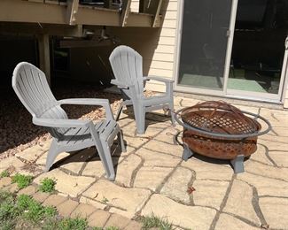 Outdoor chairs, fire pit 