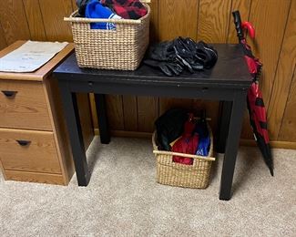 Hats, scarves and gloves 