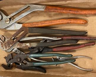 Pliers