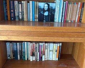 TOI058 - Mona Lisa Blank Photo Album And Novels