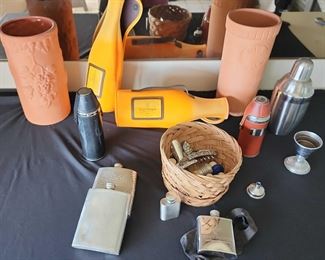 TOI083 - Assorted Barware