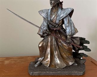 TOI139 - Bronze Samurai Statue