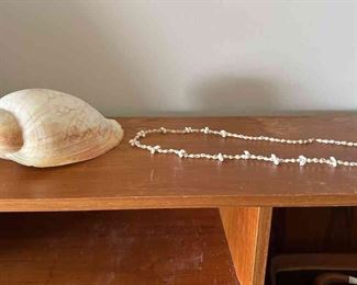 TOI159 - Melo Melo Shell And Shell Necklace