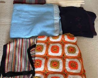 TOI163 - Blankets And Comforters