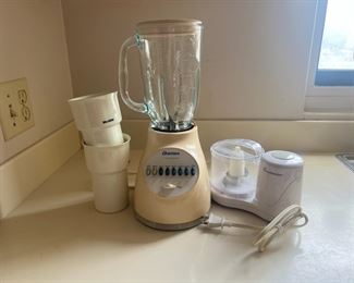 TOI166- Oster Blender & Toastmaster Mini Chopper