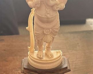 TOI195 - Hindu God Figure