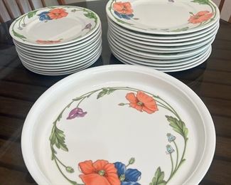 TOI197- Vintage Villeroy & Boch Ampola Dining Plates