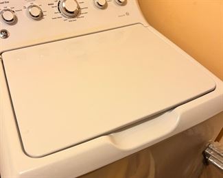 #101) - $950 - Matching Pair GE Profile Traditional Washer and Dryer.  Clean.  Smoke Free Pet Free Home.  