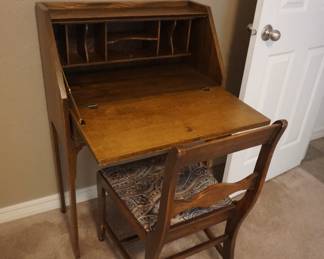 drop leaf desk, chair
