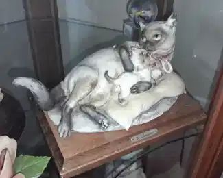 Giuseppe Armani Cat On Wooden Base Figurine