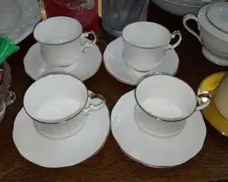 Elizabethan (England) Tea Cup & Saucers 