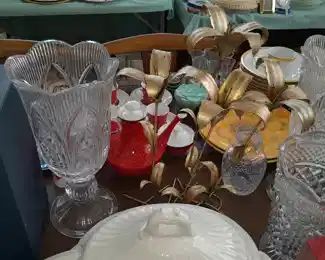 Gold Toned Metal Flowers Centerpiece