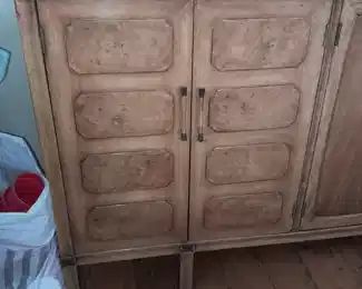 BEAUTIFUL Mid-Century Modern Dining Room Hutch/Display Cabinet W/ Original Hardware