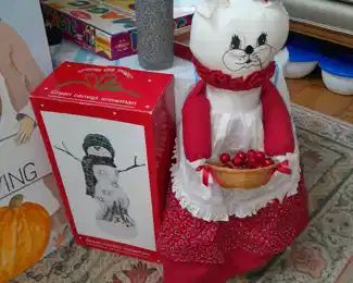 Christmas Cat W/ Basket