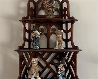Decorative shelf with decorative figures