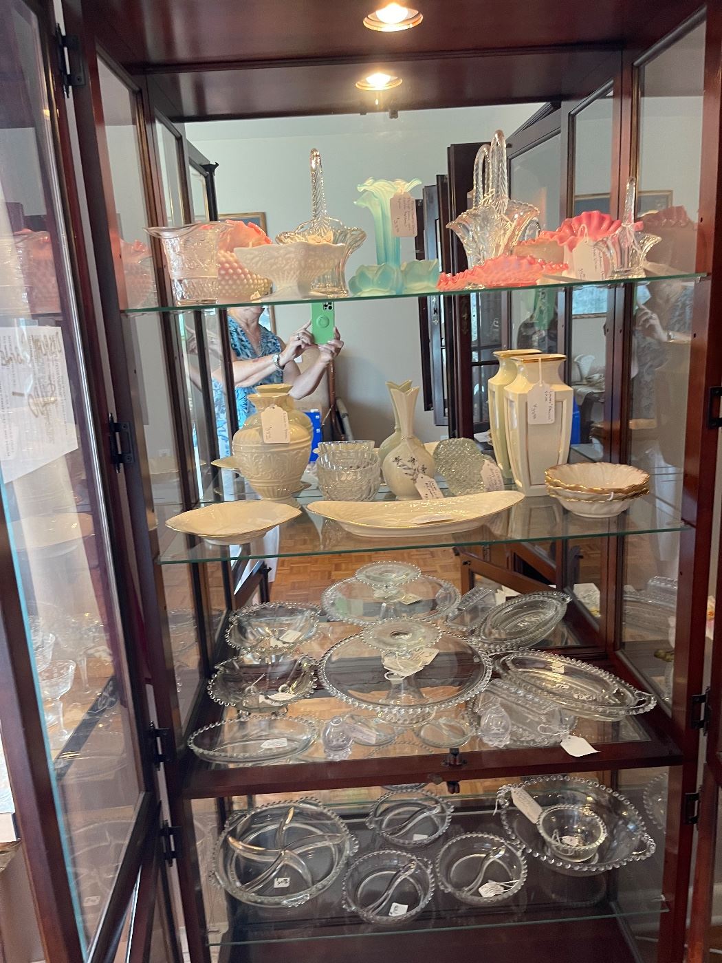 Antique/collectibles Dealer closeout starts on 8/3/2023