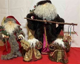 4 Woodland Santas