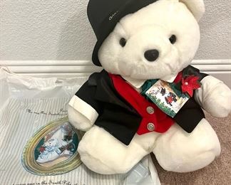 2000 Santa Bear Groom