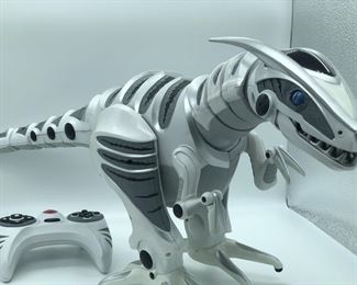 Raptor robozaurus dinosaur robot