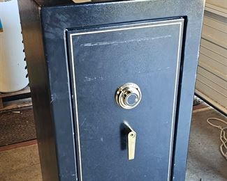 SENTRY SAFE (WITH COMBO)