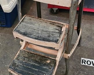 VINTAGE STEP STOOL