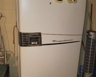 Frigidaire Fridge
