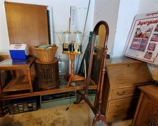 Woodend coffee table with decorative iron slats
Gumball machine
Dresser/Writing desk