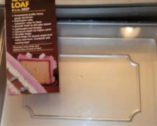 10x13 Wilton cake pan with lid, 16x4 Loaf pan, 4.5 deep