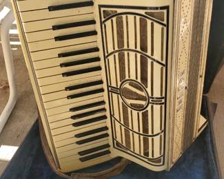 Cool accordian...