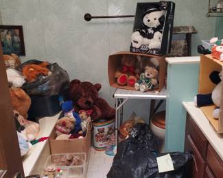 Numerous Teddy Bears of all sizes...