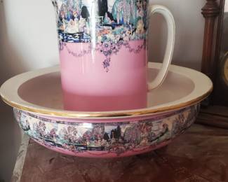 What a gorgeous pitcher set. In great condition!