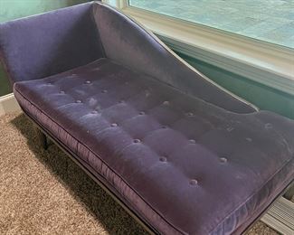 Purple fainting/chase lounge