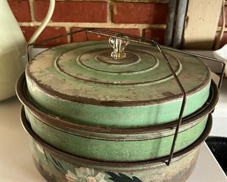 vintage cake holder & carrier
