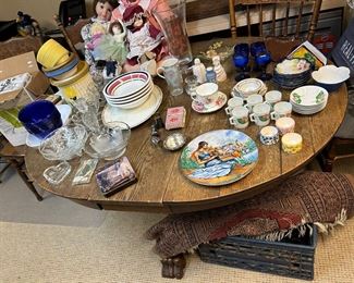 COLLECTION OF CHINA, PORCELAINS, DOLLS AND COLLECTIBLES