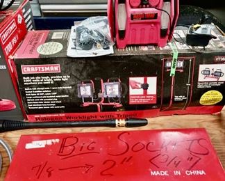 Craftsman Halogen Worklight with Tripod