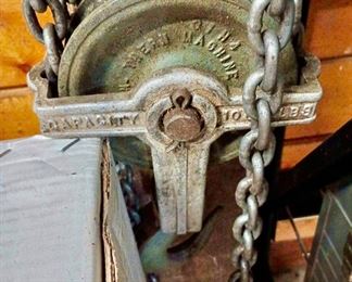 1000 Pound Chain Hoist
