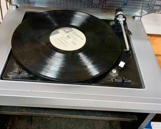 Hitachi Turntable - HT- 350