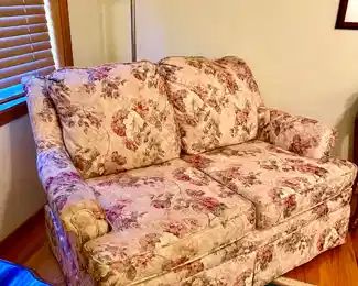 Floral Design Love Seat