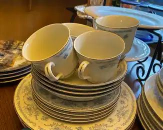 Ekco International Exquisite Fine China - Winsford Design