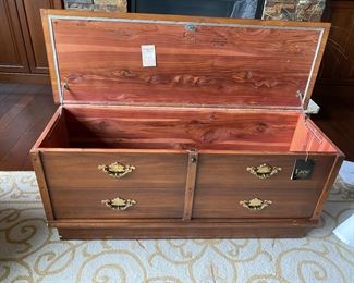 Lane cedar chest