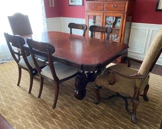 Dining room table with 2 large leaves and 6 chairs 