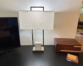 Table lamp