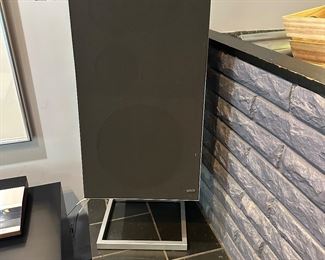 Pair of Bang & Olufsen Beovox S75 speakers 