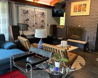 Overview of living room 