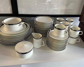 Mikasa Solitude service for 8