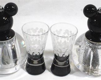 16 - Mickey Salt & Pepper Grinders & 2 Shot Glasses Grinders - 5.25 tall - AS IS - grinders show wear Mickey shot glasses are fine
