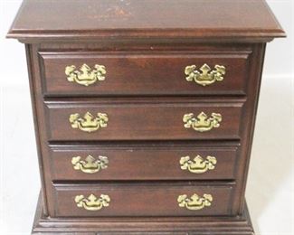 139 - American Drew Mahogany 4-Drawer Chest 26" x 15" x 30"
