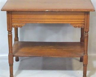 502 - Vintage oak table - 29 x 24 x 34
